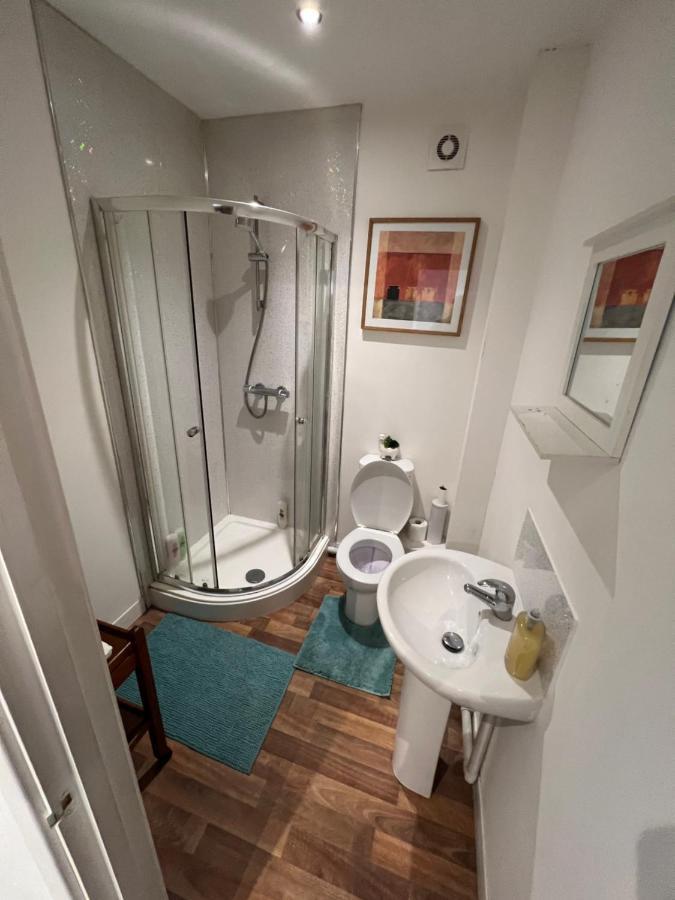 A Spacious Flat Cardiff Exterior photo