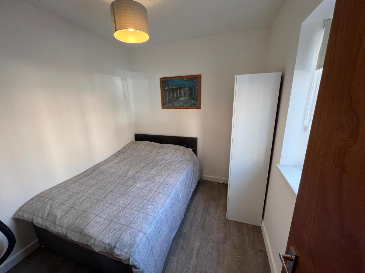A Spacious Flat Cardiff Exterior photo